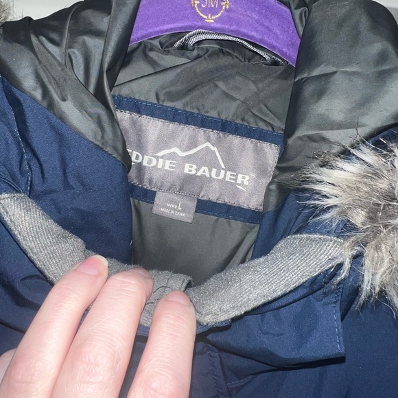 Eddie Bauer Men’s Puffer Jacket - Picture 3 of 4